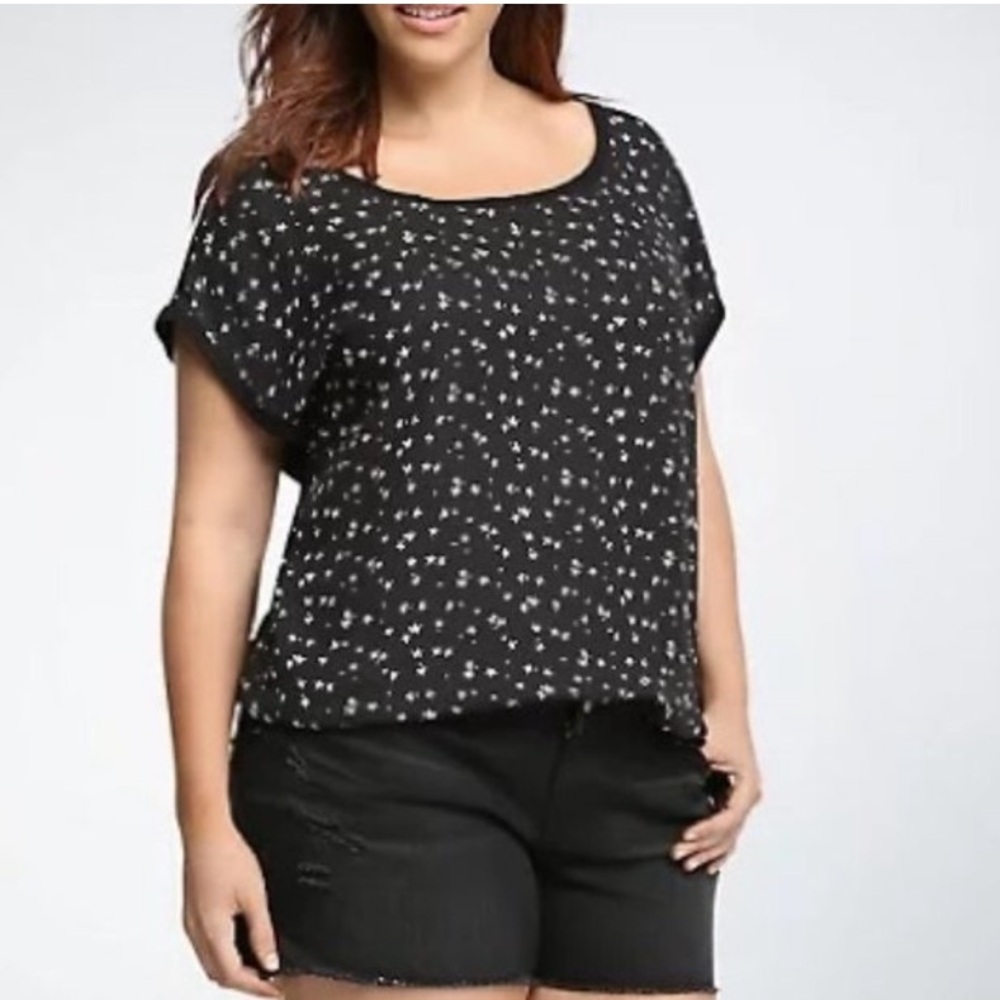 TORRID Star Print Shirt Blouse black white stars capped sleeve shirt siz….